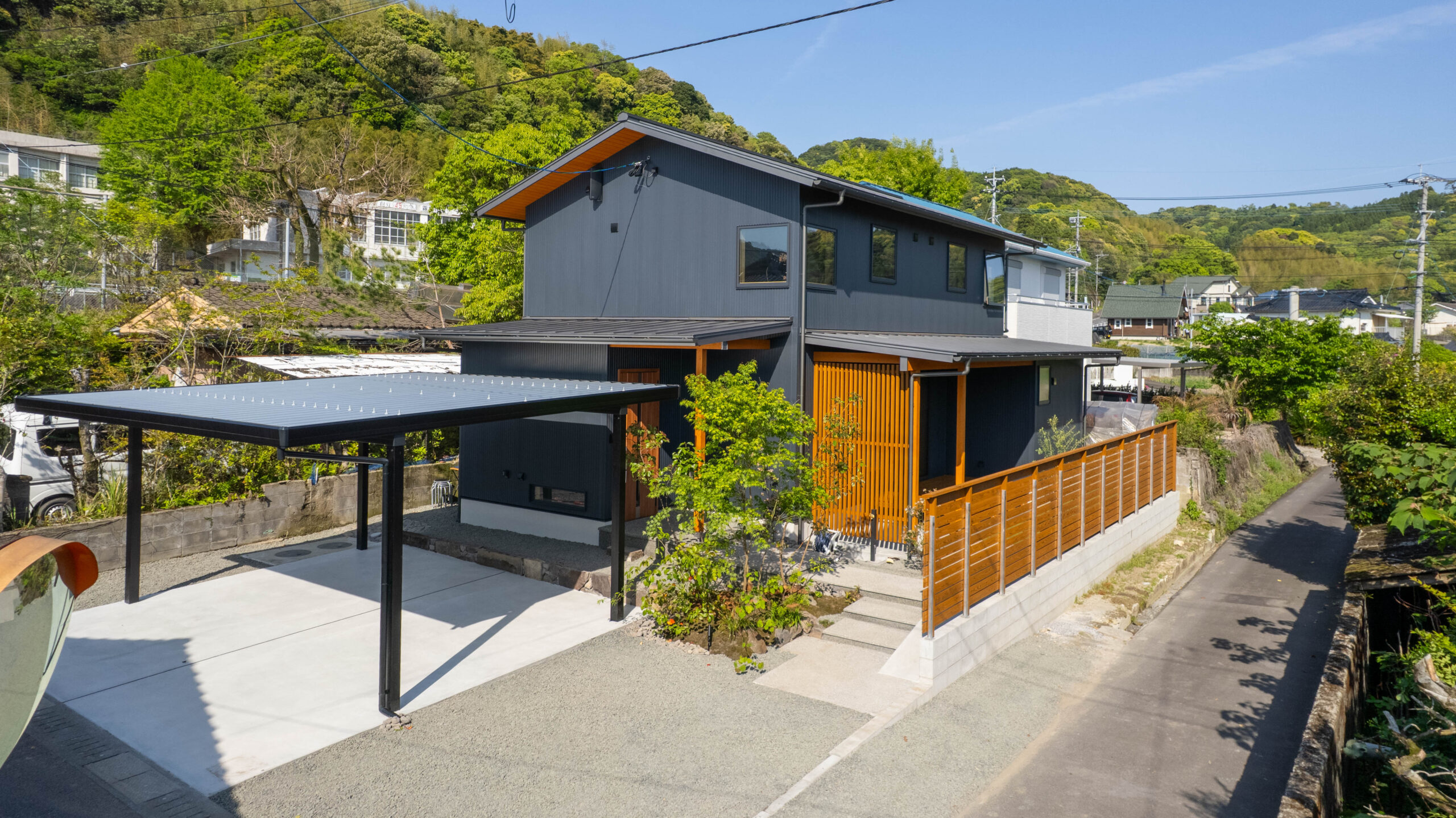 ここで人生を育む――桜島を望む、機能以上の意味があるモラトリアムな住まい