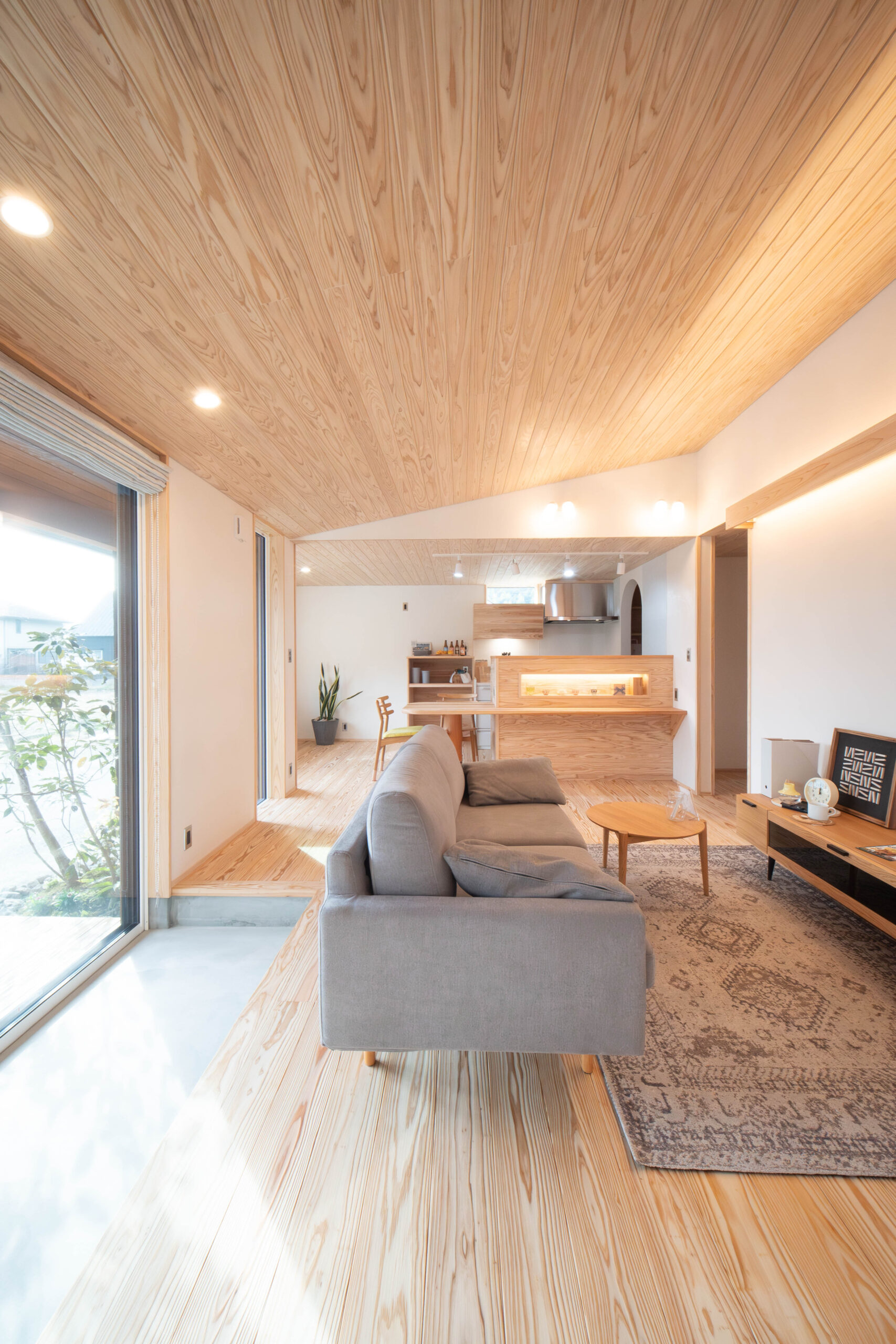 猫と暮らす自然素材たっぷりのお家